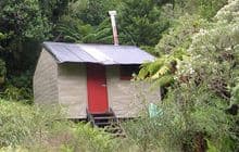 Serpentine Hut